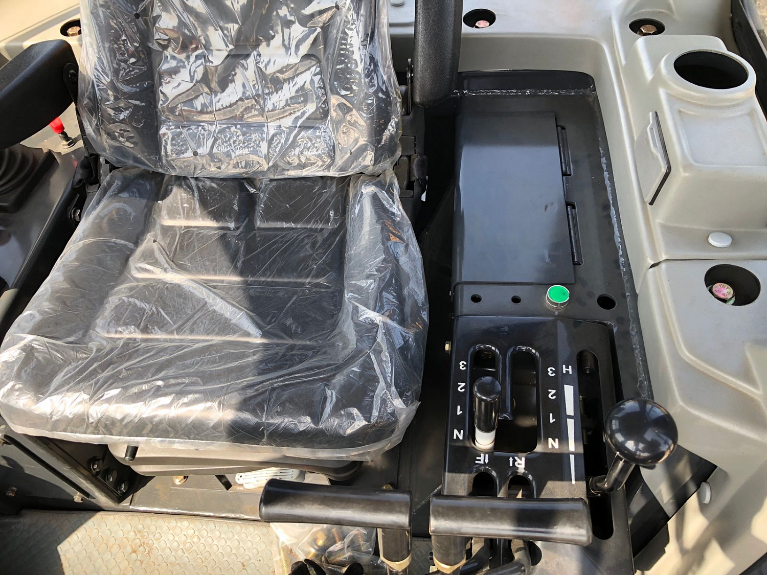 Бульдозер BEEZONE D16-5