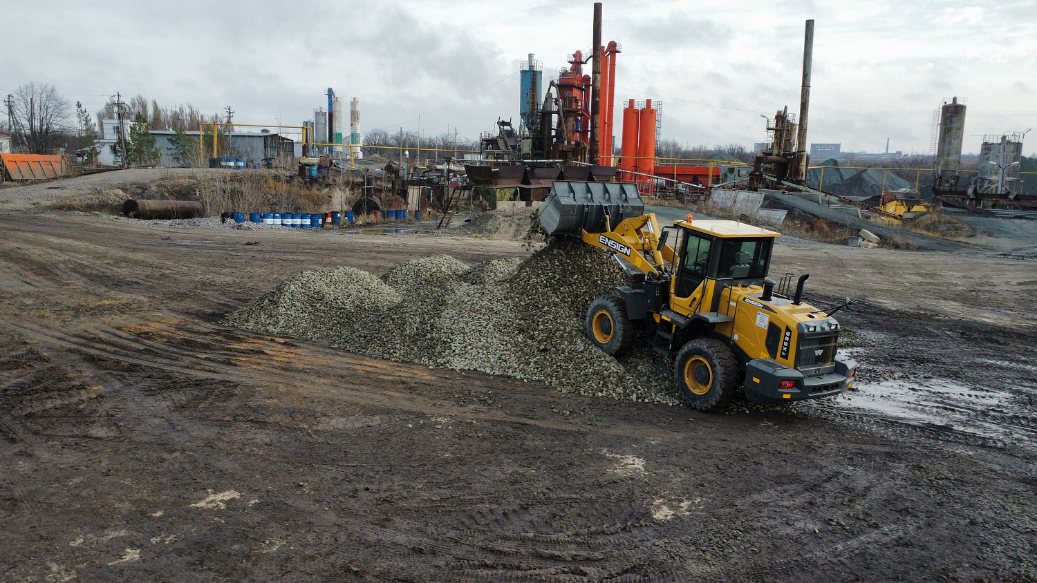 Фронтальный погрузчик Ensign YX636