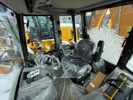 Экскаватор-погрузчик CASE 570 SV