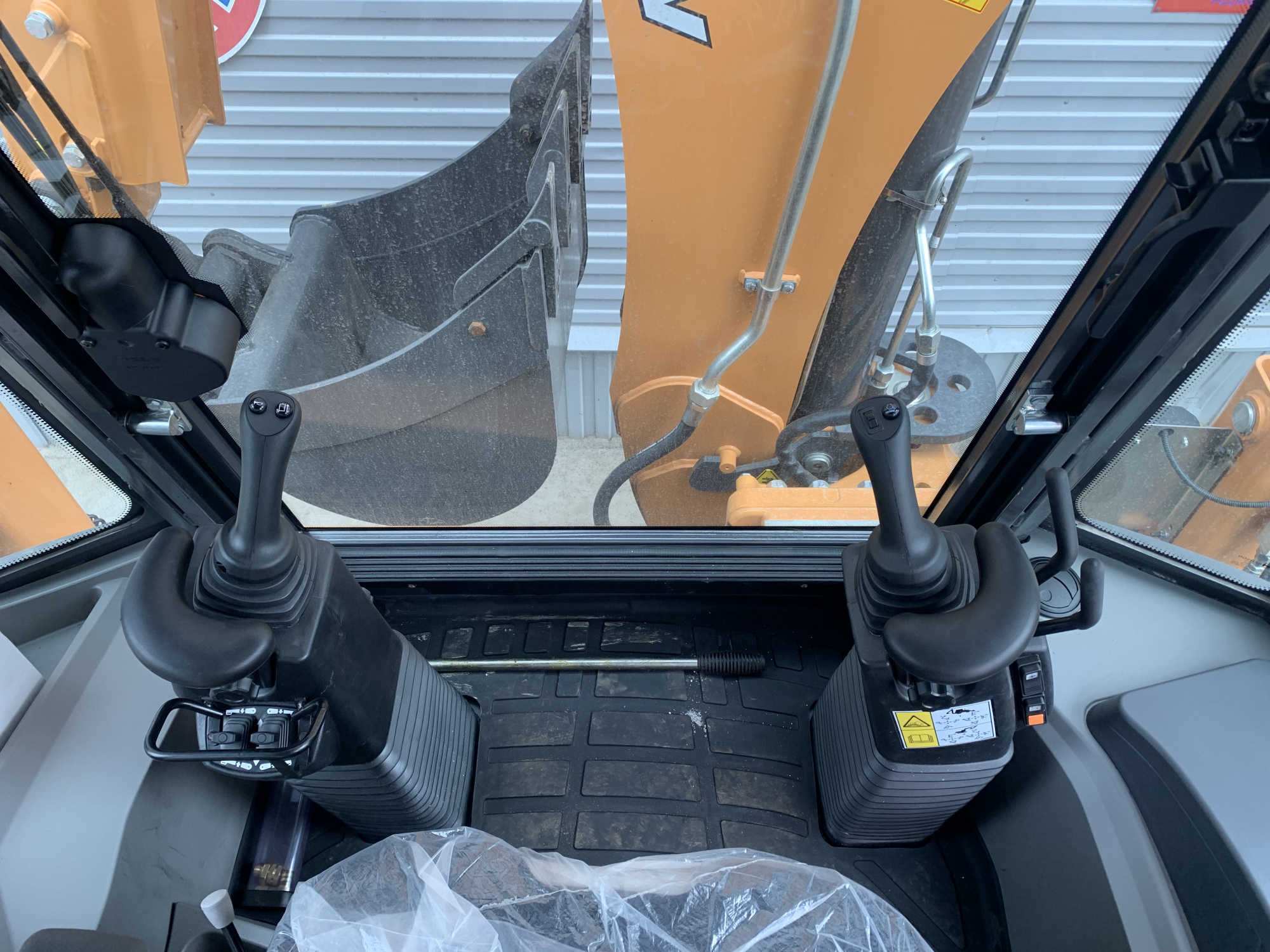 Экскаватор-погрузчик CASE 695 SV