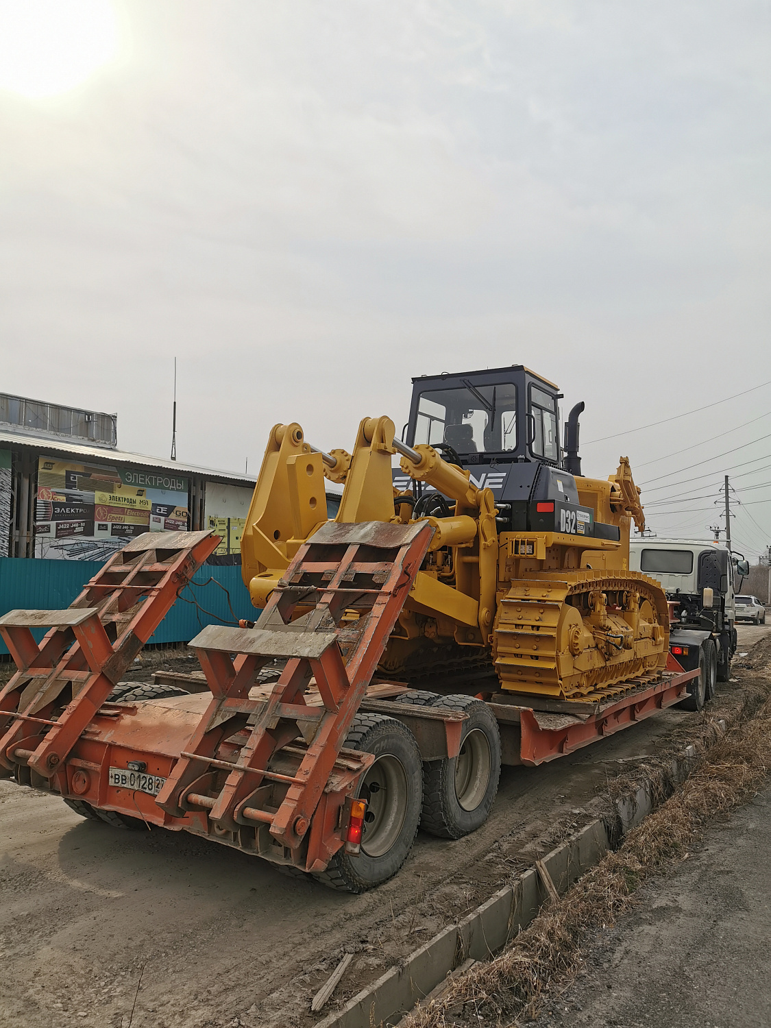 Бульдозер BEEZONE D32-5